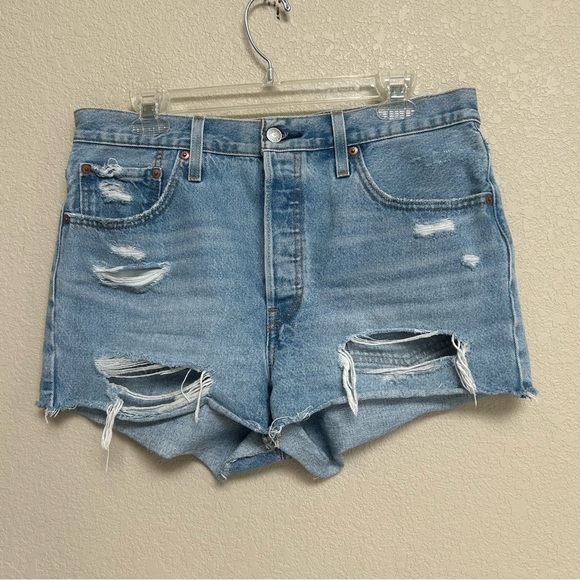 Levi’s 501 Distressed Denim Cutoff Shorts Women’s Size W31 Light Blue - Picture 1 of 8